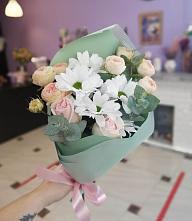 Букет милый в Мариинске Букет цветов из: Хризантемы и Розы в Мариинске
