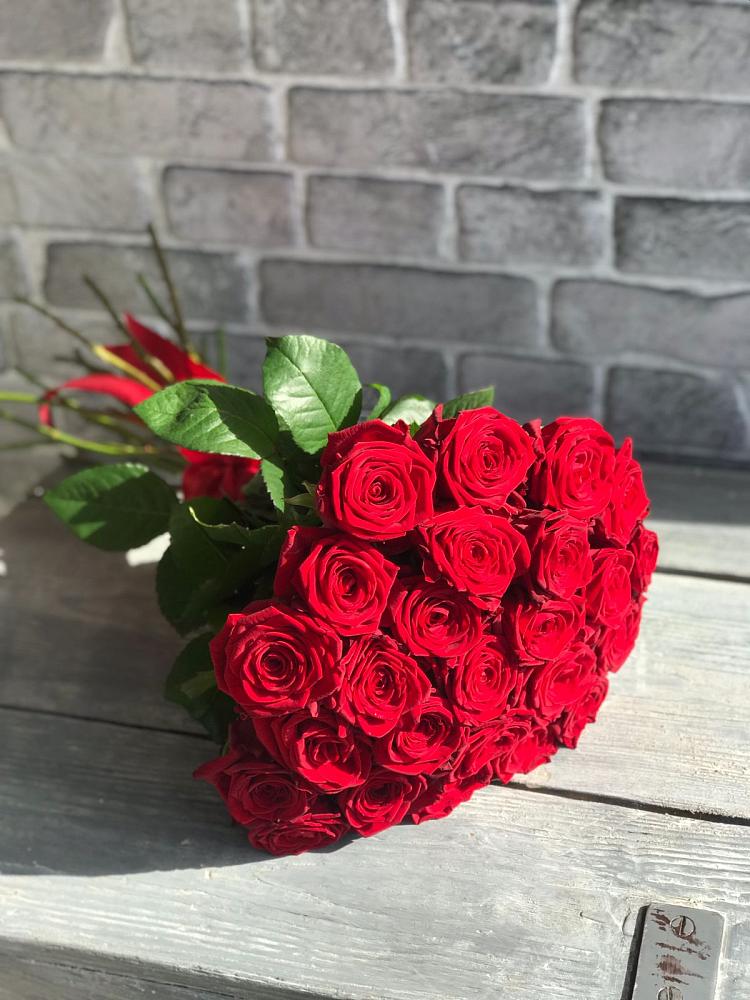 Букет Красные розы Фридом в Мариинске