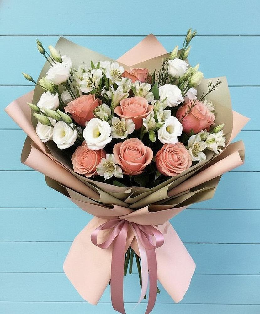 Букет цветов из: Розы, Альстромерии и Лизиантусы в Мариинске