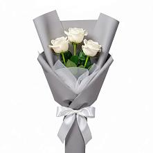 Букет 3 белые розы в Мариинске