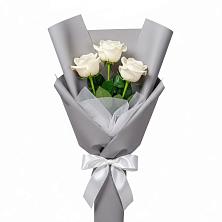 Букет 3 белые розы в Мариинске