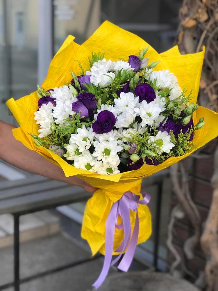Букет цветов из: Ирисы, Хризантемы и Ромашки в Мариинске