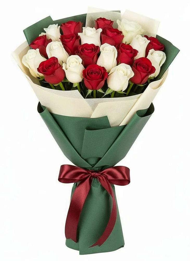 Букет Микс из красных и белых роз в Мариинске