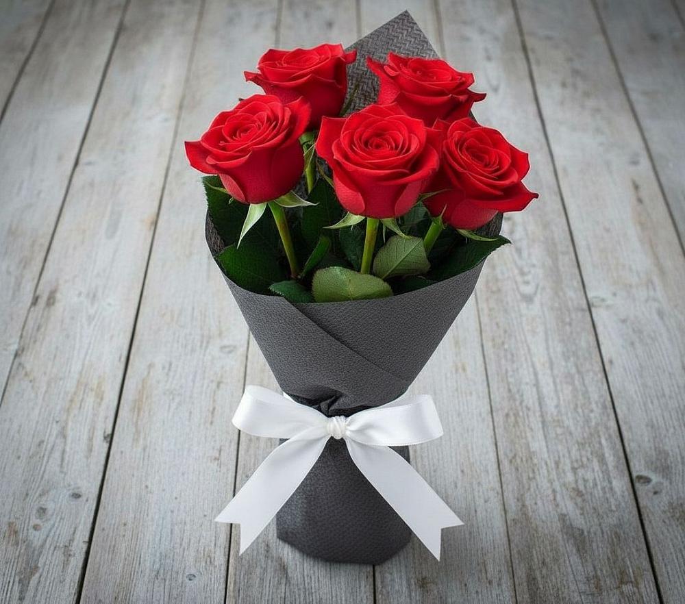 Букет 5 Красных роз Эдлесс Лав в Мариинске
