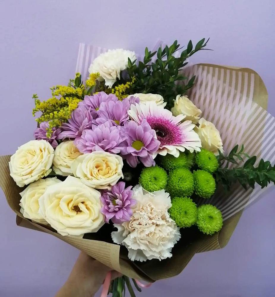 Букет цветов из: Хризантемы, Розы, Гвоздики и Герберы в Мариинске