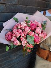 Букет розы в пальмах в Мариинске Букет цветов из: Розы в Мариинске