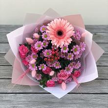 Букет цветов из:  Розы, Герберы и Хризантемы в Мариинске