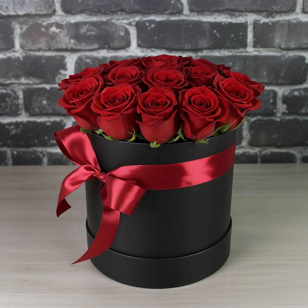 Цветочная композиция из Розы в шляпной коробке в Мариинске