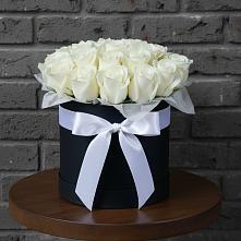 Цветочная композиция из Розы в шляпной коробке в Мариинске